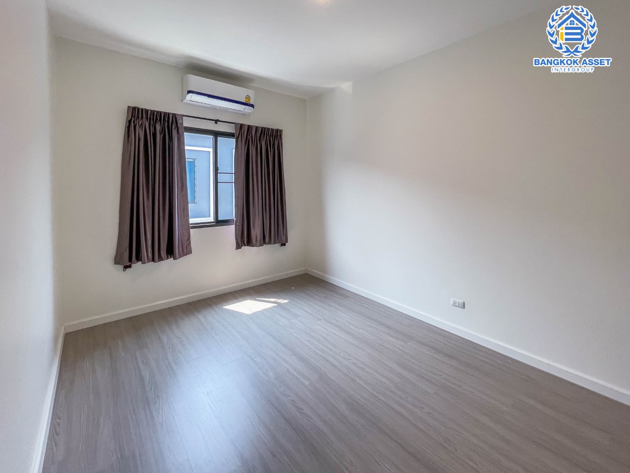 ทาวน์เฮ้าส์มือสองย่านนนทบุรี ม.สิริเพลส ราชพฤกษ์-รัตนาธิเบศร์ ฟังก์ชัน 4 ห้องนอน 3 ห้องน้ำ 2 ที่จอดรถ สภาพสวย ทำเลเยี่ยม เชื่อมต่อถ.รัตนาธิเบศร์, ถ.กาญจนาภิเษก, ถ.บางกรวย-ไทรน้อย, ถ.ชัยพฤกษ์ ใกล้เซ็นทรัลเวสต์เกต และรถไฟฟ้าสายสีม่วง "สถานีบางพลู"